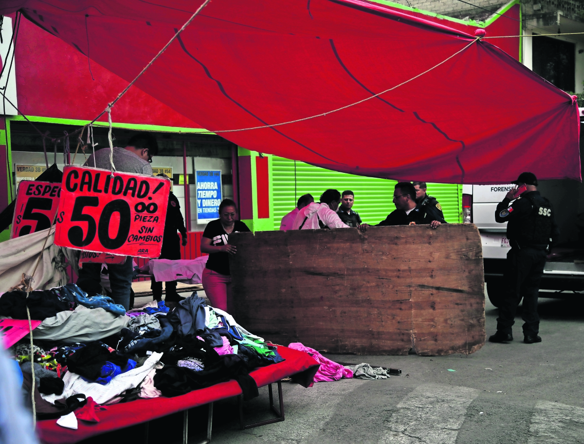 Ligan asesinatos y extorsiones en tianguis