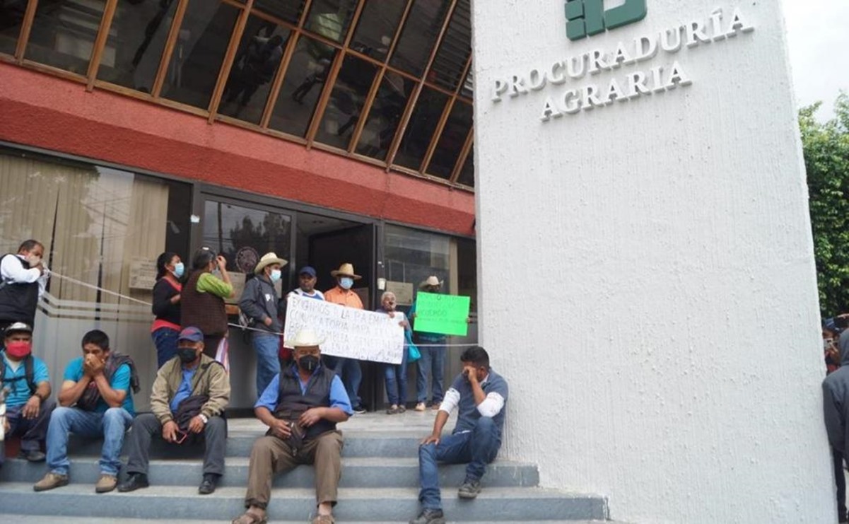 La consulta. Extranjeros en su patria