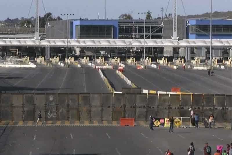 Detienen tráfico fronterizo en cruce entre San Diego y Tijuana