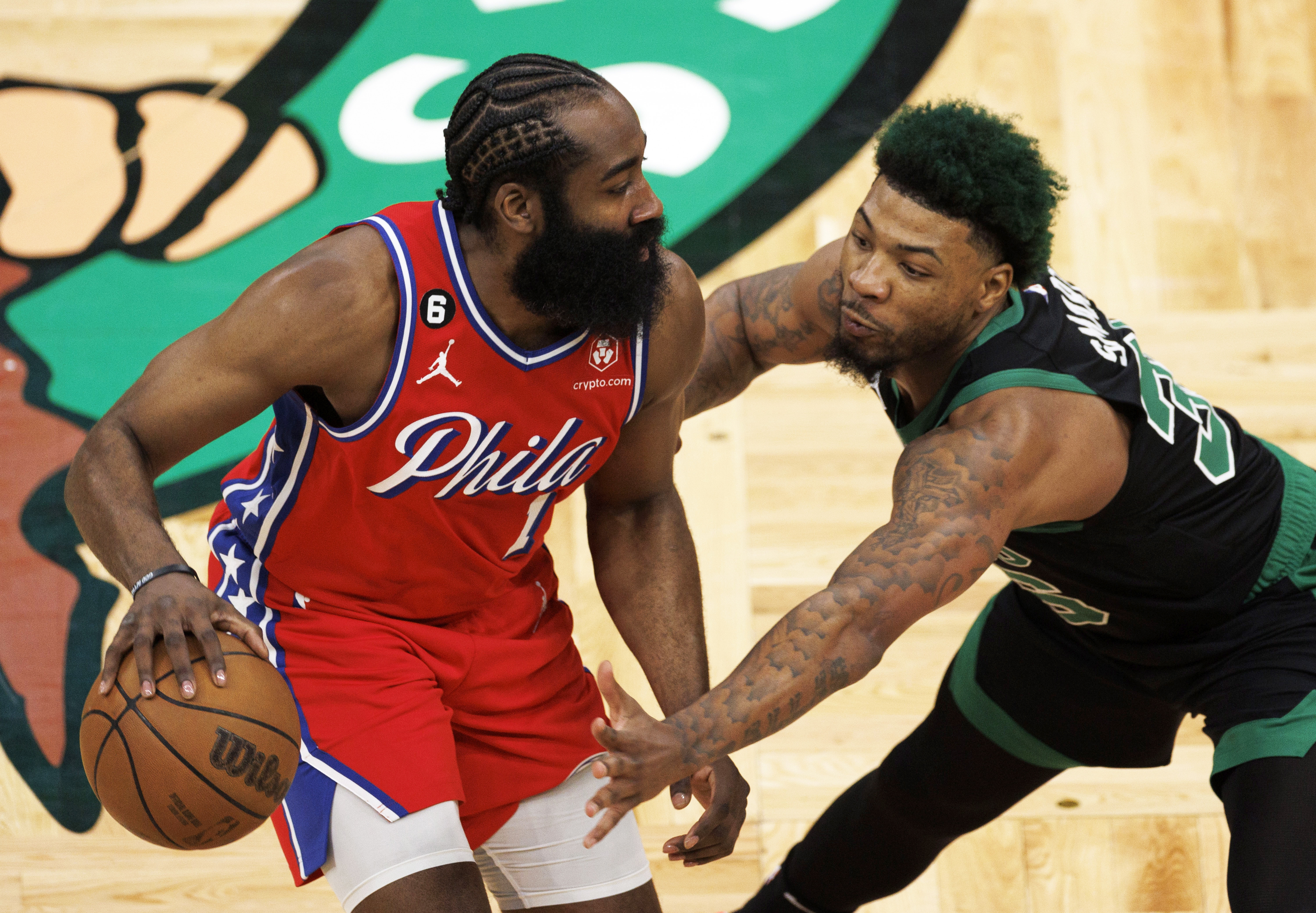Los Sixers asaltan el TD Garden con el primer triunfo de la serie contra Celtics