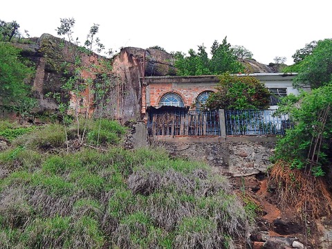 Reubicarán a 13 familias del barrio de la Cruz