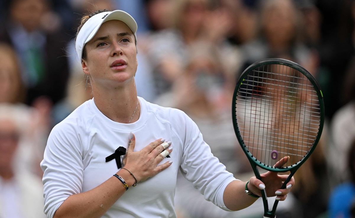 La tenista ucraniana Elina Svitolina llora en Wimbledon por los ataques rusos en su país