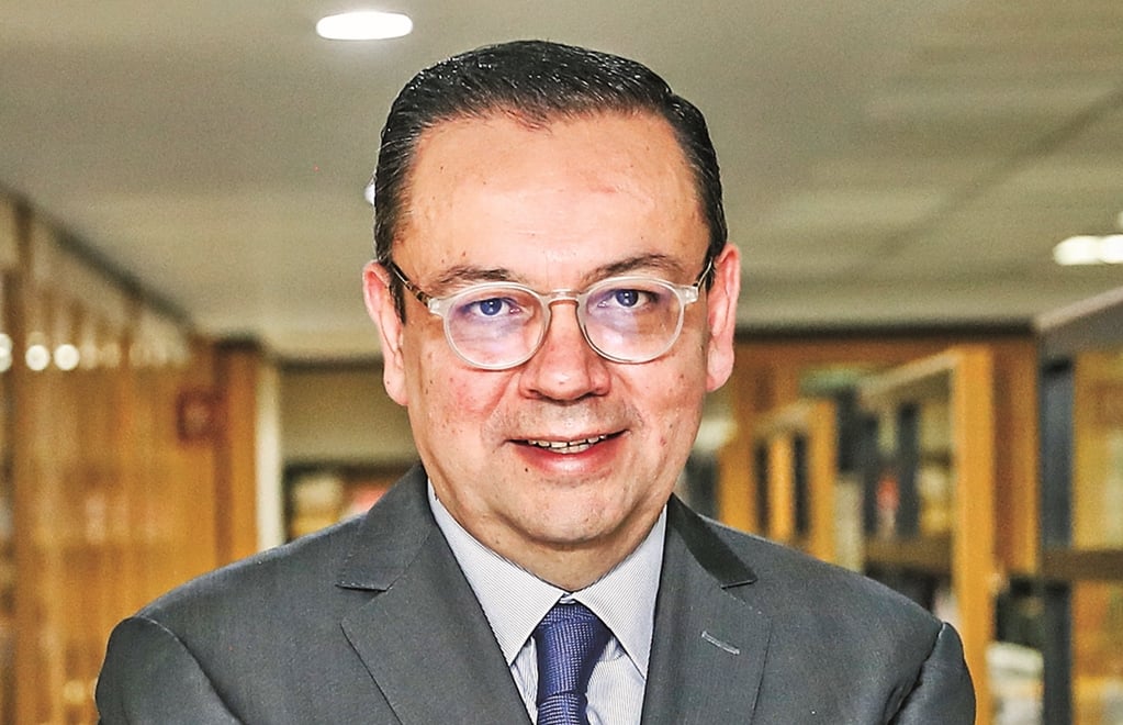 Firma Germán Martínez, senador de Morena, acción de inconstitucionalidad contra reforma eléctrica