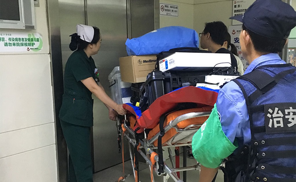 ​Médicos en China realizan 30 mil compresiones para salvar a niño
