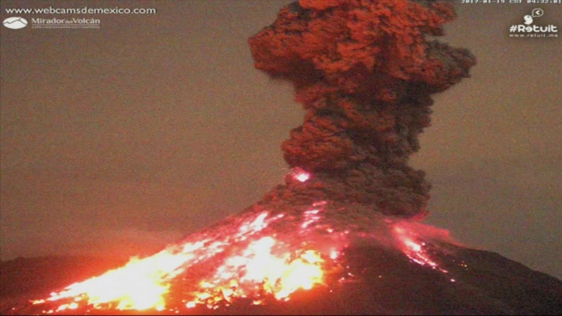 Raw: Mexico's Colima Volcano Erupts