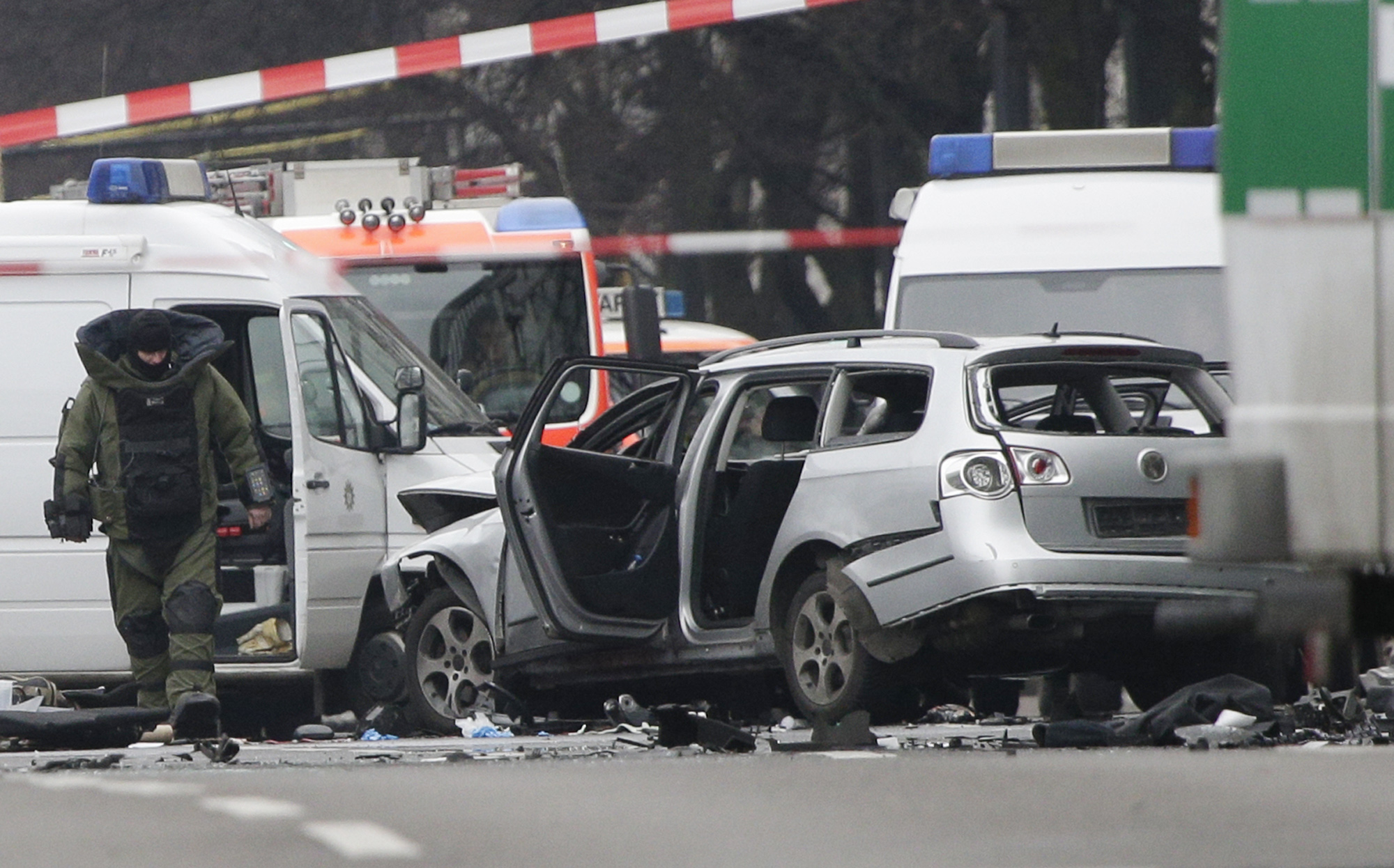 Explosión de auto en Berlín deja un muerto