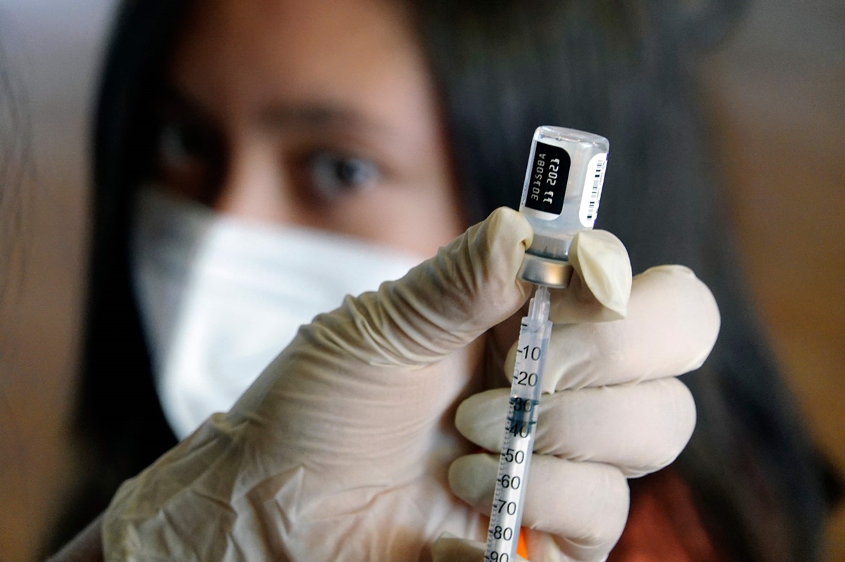 ¿Cómo afrontar la inminente transmisión de ómicron?: experta del Hospital General de Massachusetts
