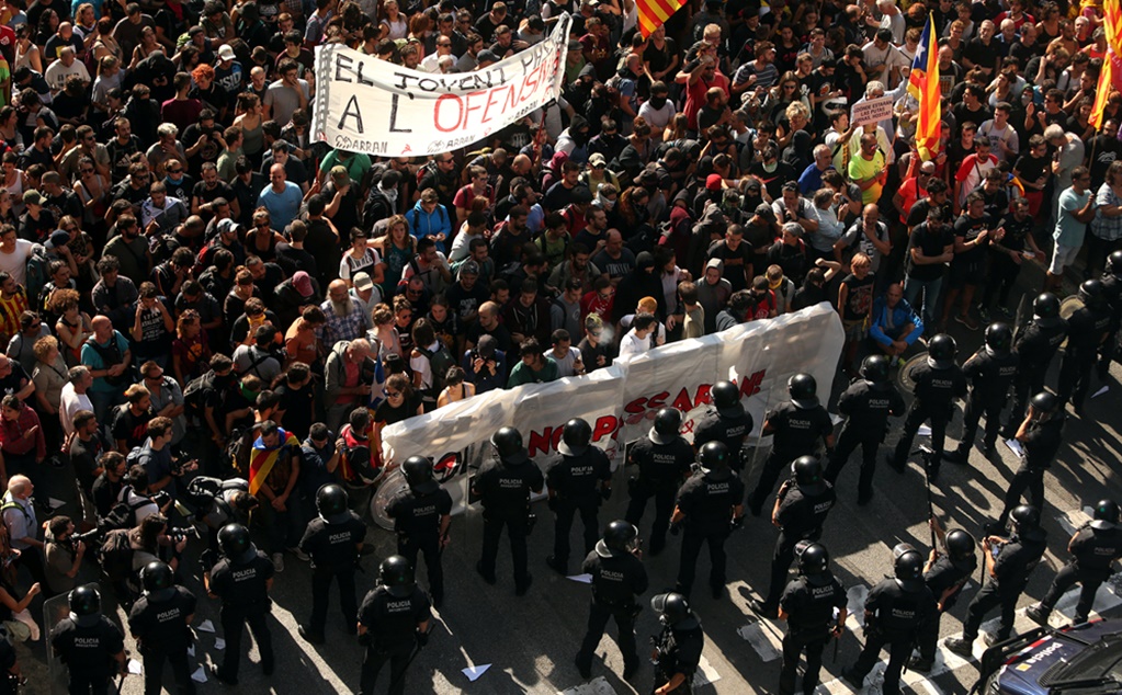 Suman 24 heridos y al menos 6 detenidos tras protestas en Barcelona 