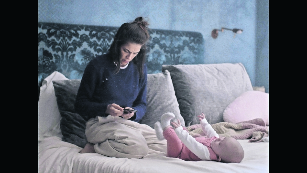 Irene Azuela desromantiza la maternidad en su nueva película 