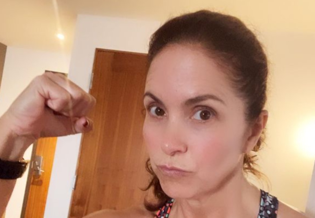 Lucero comparte el secreto para mantener su eterna juventud, baño con hielo