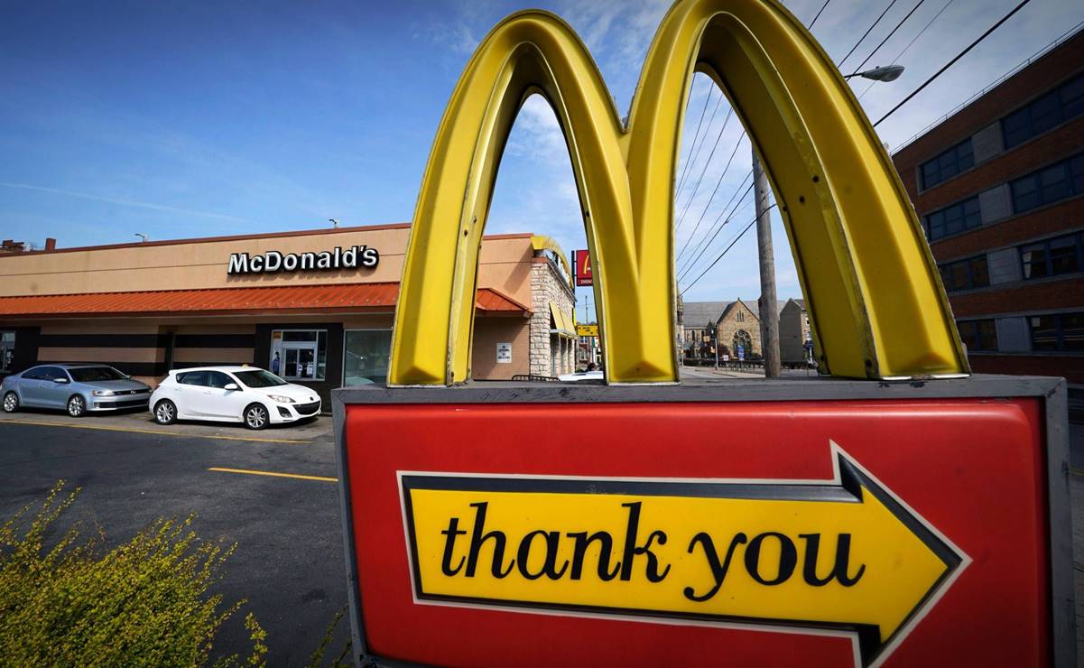 McDonald’s cierra temporalmente sus oficinas en EU y prepara despidos, reporta The Wall Street Journal