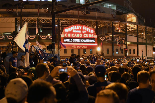 Chicago prolonga parranda  