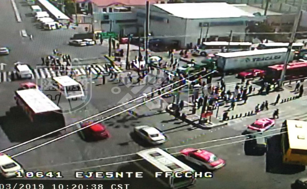 Manifestantes bloquean circulación en Eje Central y en la Picacho-Ajusco