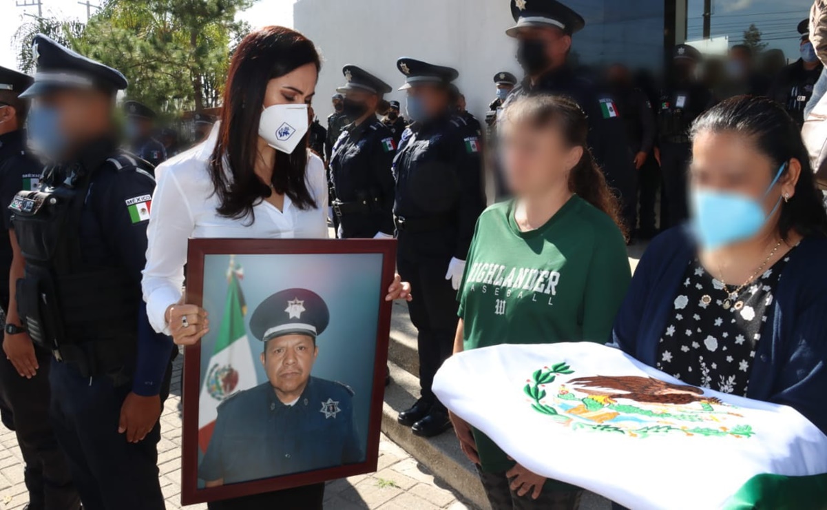 Dan último adiós a policía abatido en ataques a caseta policial en Guanajuato  