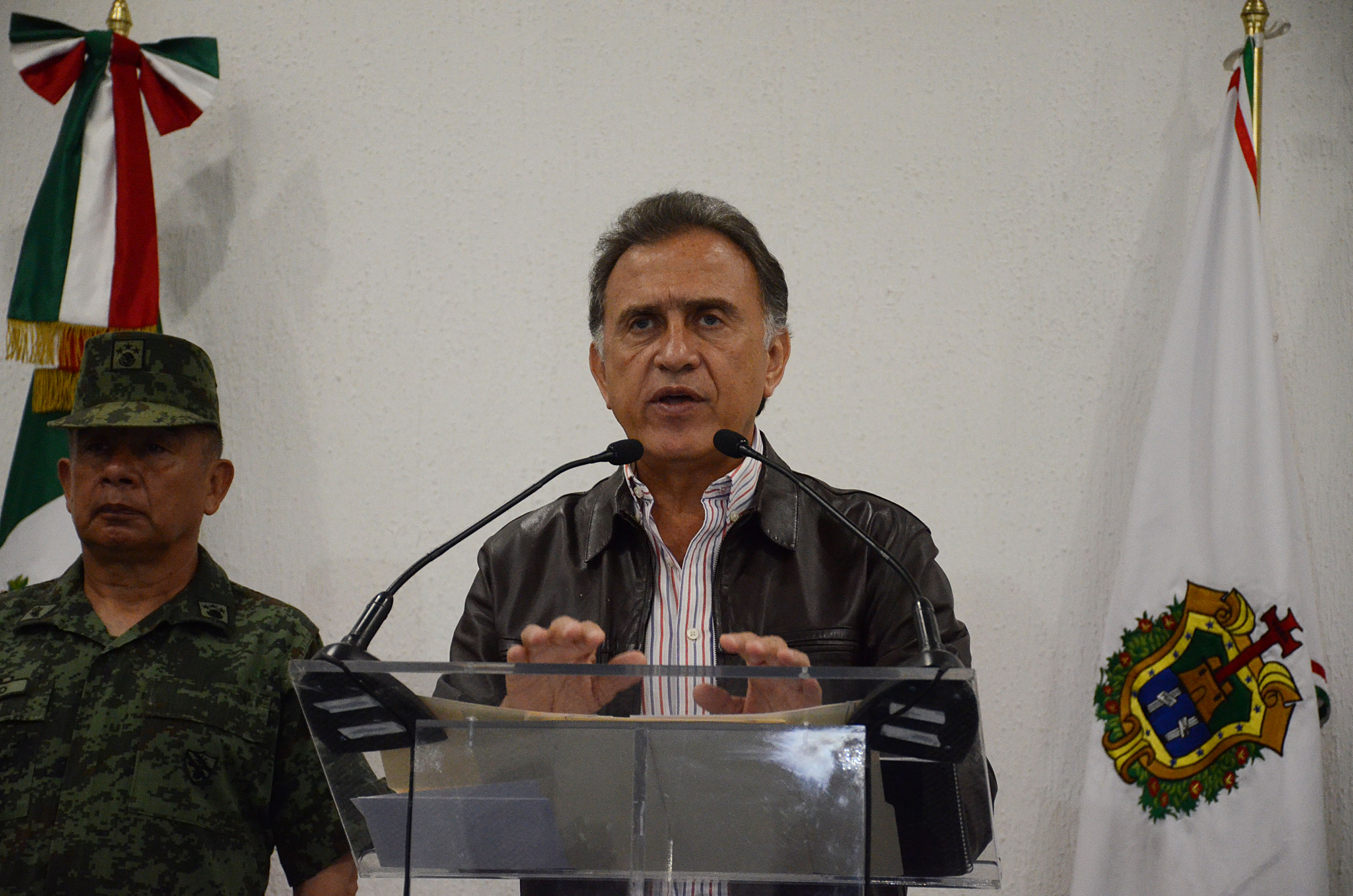 Rechaza Yunes que orden de aprehensión contra Karime Macías sea por elecciones