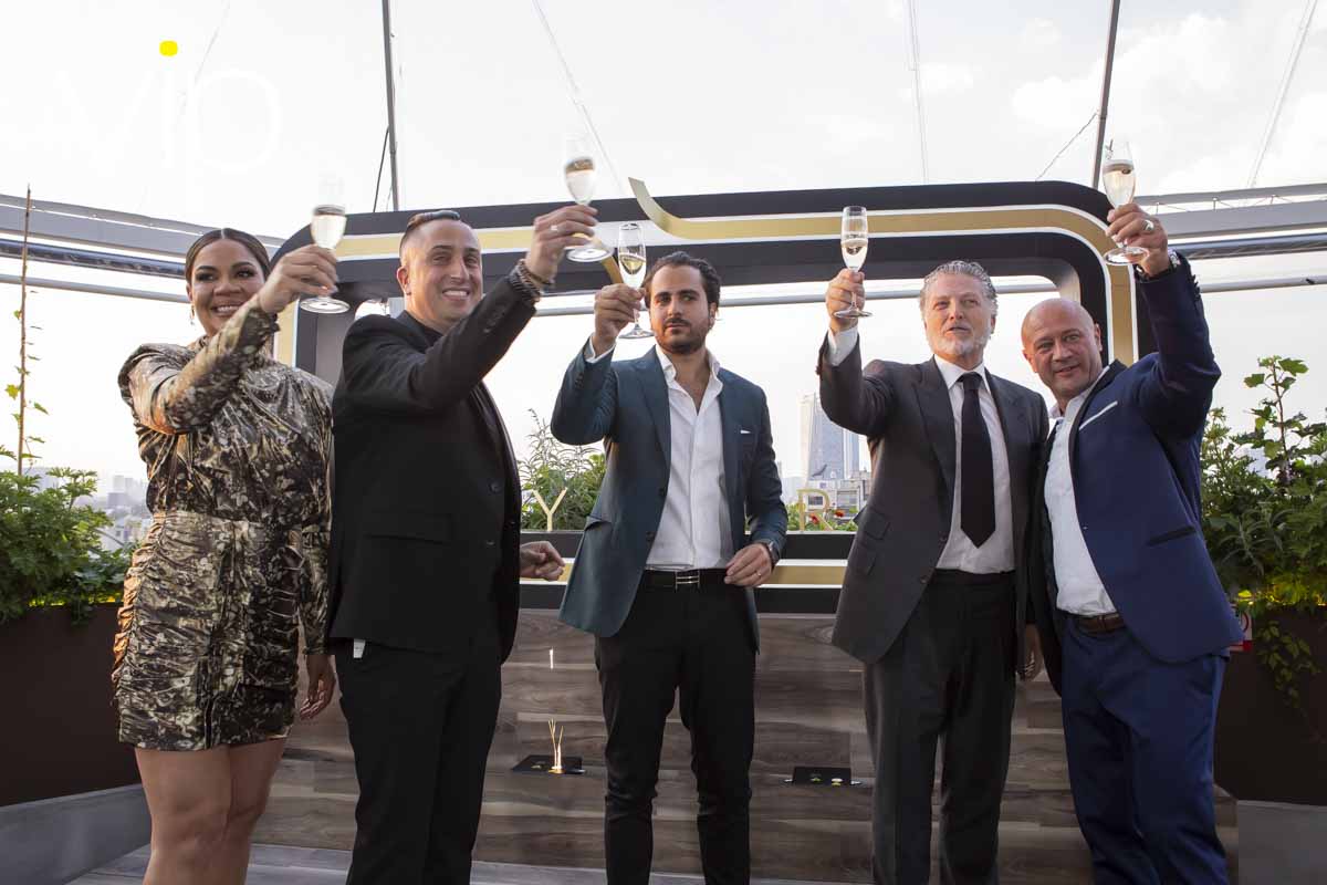 Marcos y Elías Sacal inauguran el Mondrian 
