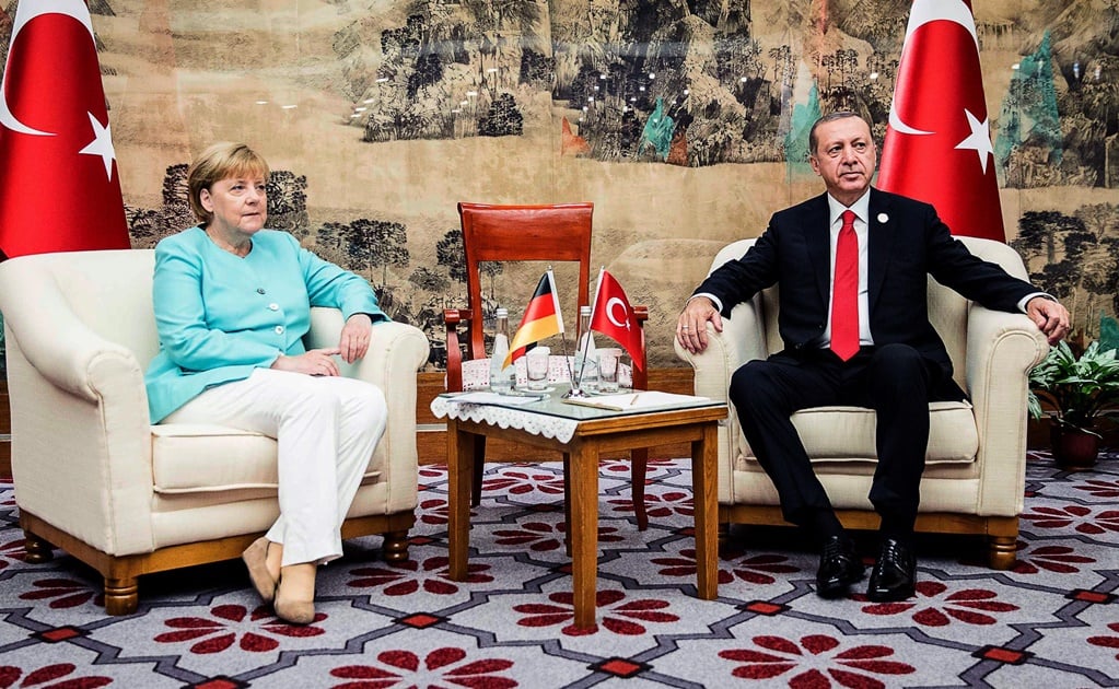 Angela Merkel y Erdogan liman asperezas en cumbre del G20 