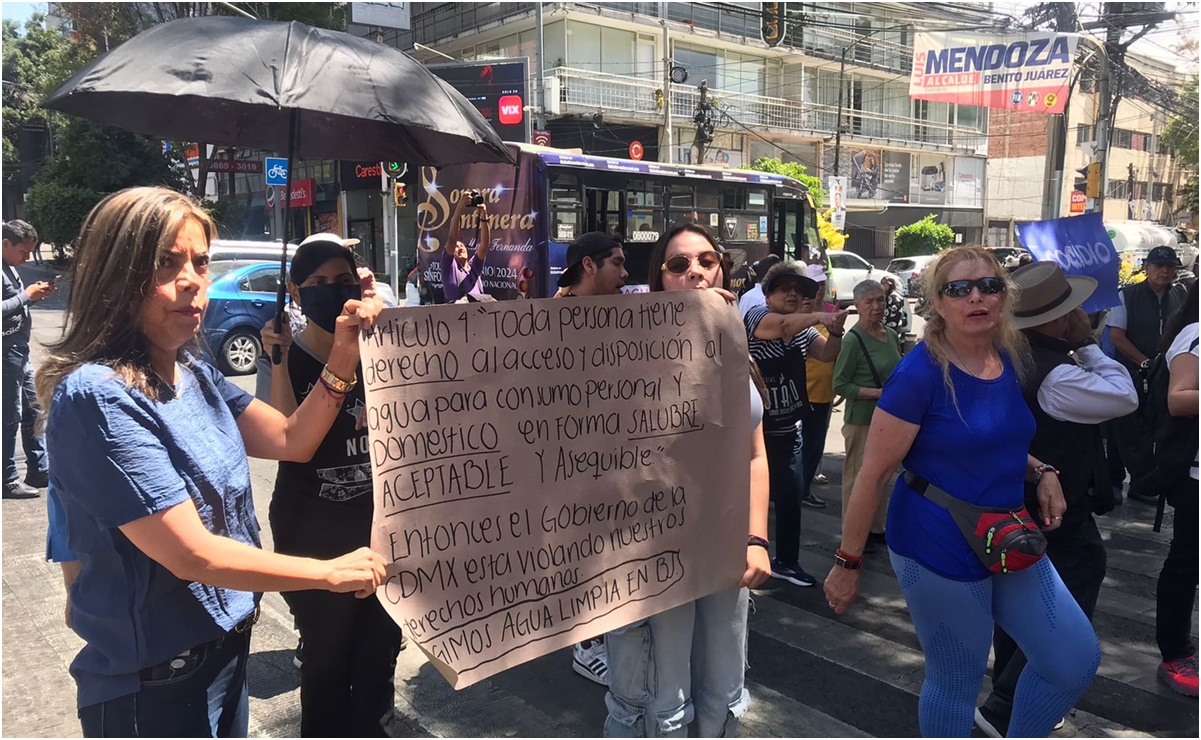 Vecinos bloquean avenidas en Benito Juárez; denuncian que tienen agua contaminada: “lamentablemente tenemos que salir a protestar”