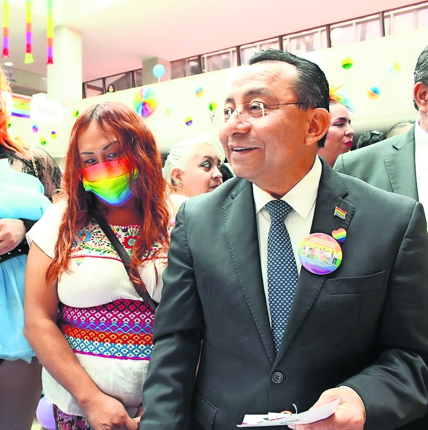 Refrenda respaldo a comunidad LGBTTTI+