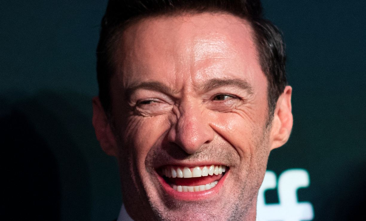 Hugh Jackman rompe 2 pantalones en su transformación de Wolverine