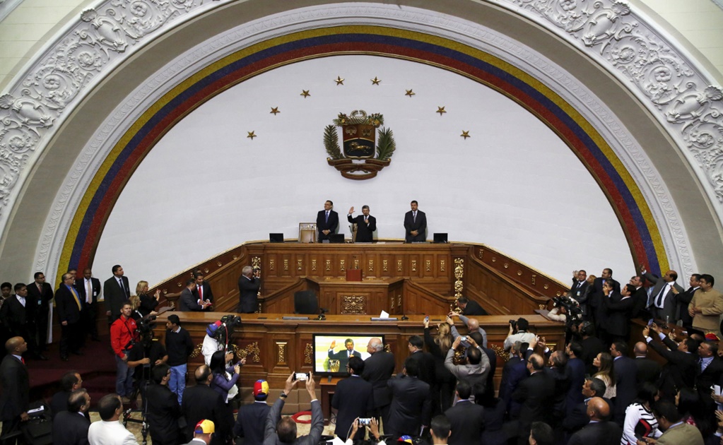 Venezuela: Juramentan opositores que fueron suspendidos