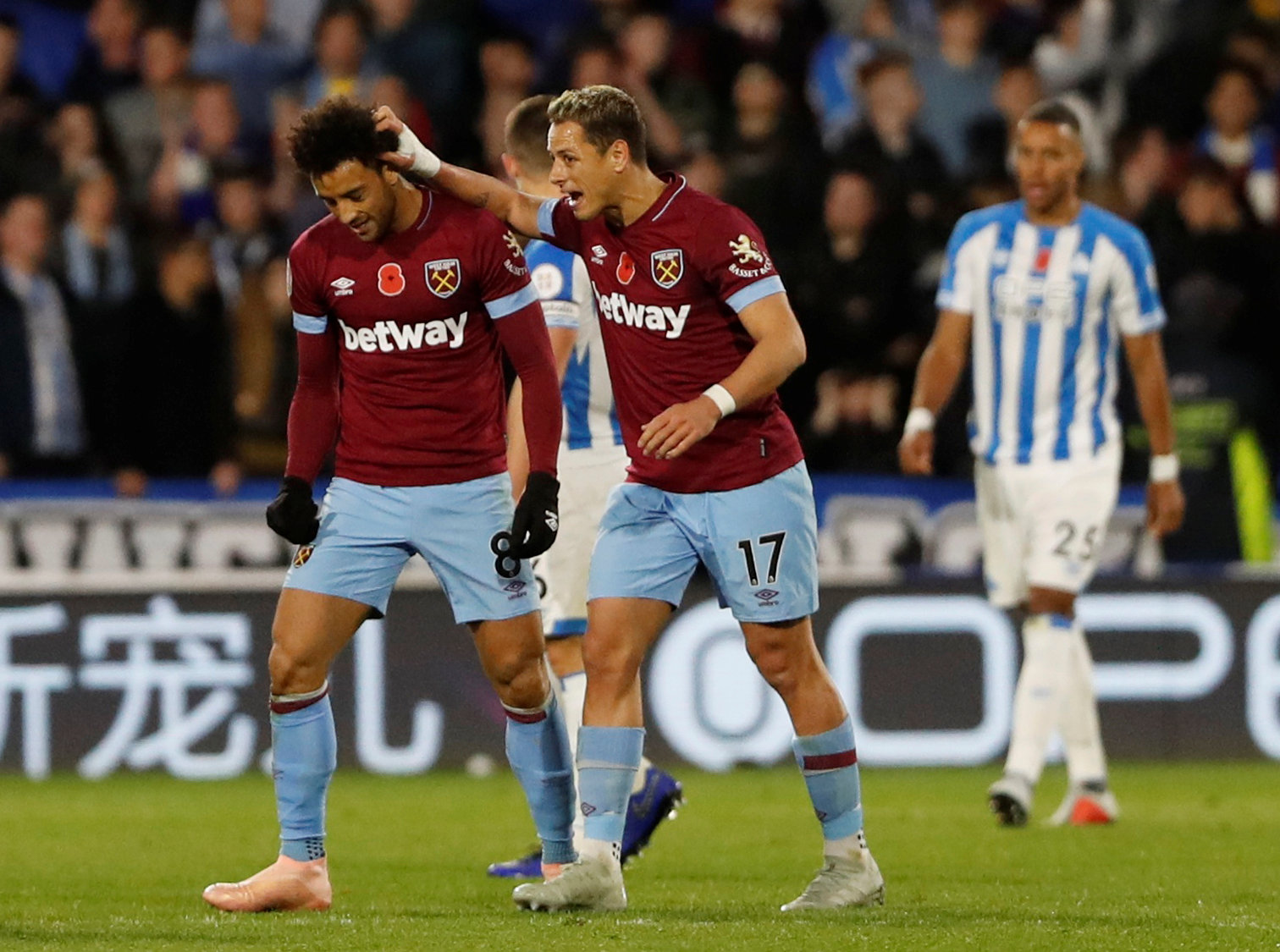 Sueldo de 'Chicharito' causaría envidia en el West Ham