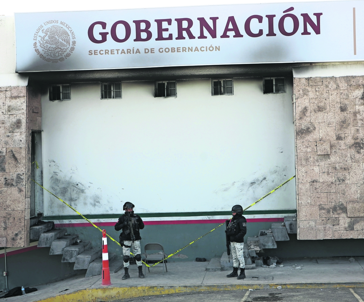 Juez frena detención de delegado del INM en Chihuahua por muerte de 40 migrantes