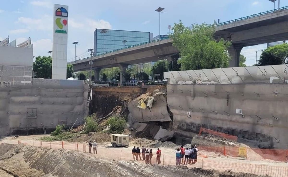 Deslave de muro en construcción paraliza circulación en Periférico Norte, una persona resultó lesionada