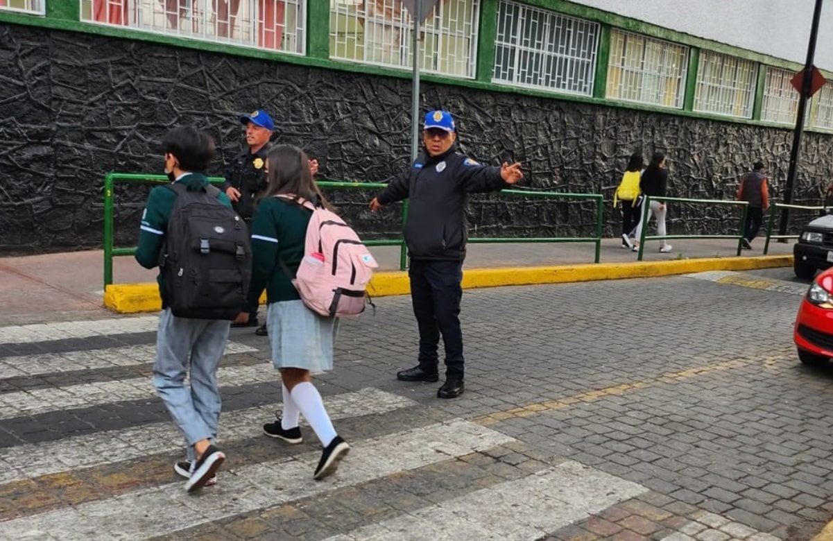 Regreso seguro a clases: más de 15 mil policías cuidan a estudiantes y padres de familia en CDMX