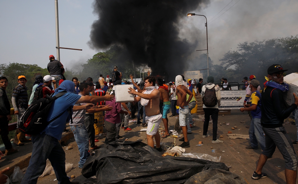 Opositor incendió convoy con ayuda humanitaria para Venezuela, según medio