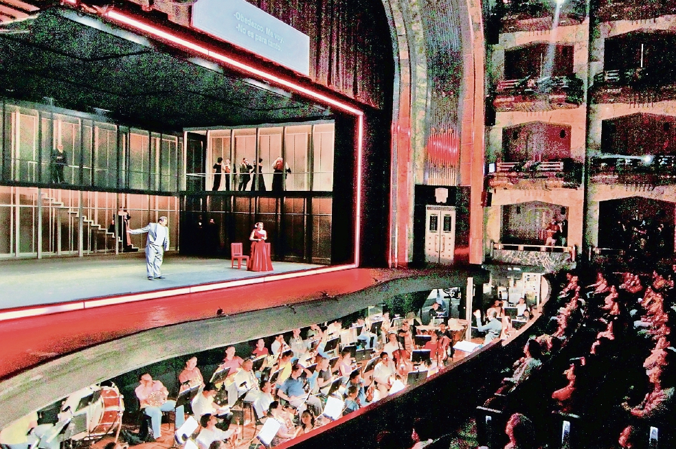 Irrumpe joven en concierto en Bellas Artes, acusan intérpretes  