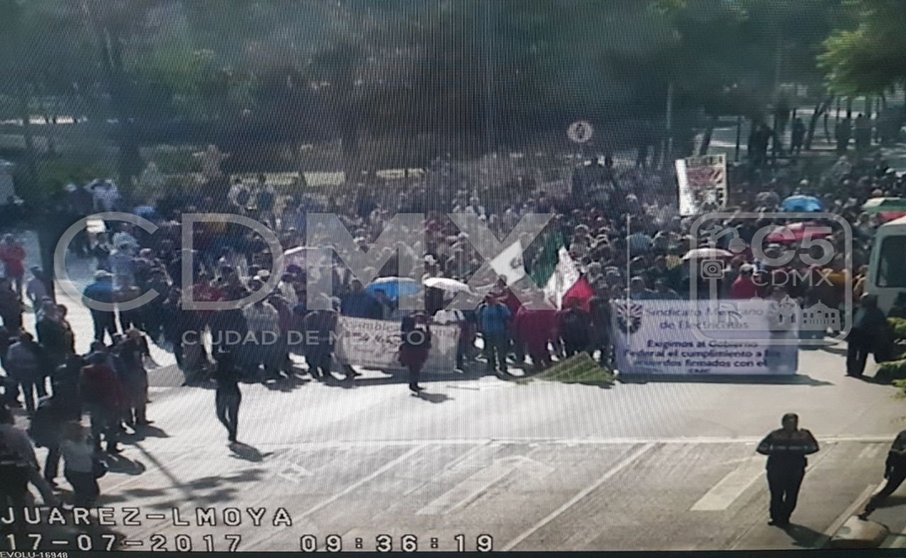 SME realiza bloqueo en avenida Juárez 