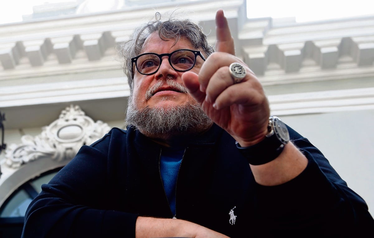 Guillermo del Toro responde a quienes se quejan del cine de Omar Chaparro y los Derbez