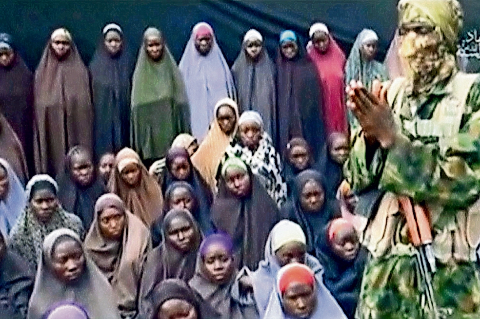 Boko Haram presiona con video de niñas de Chibok 
