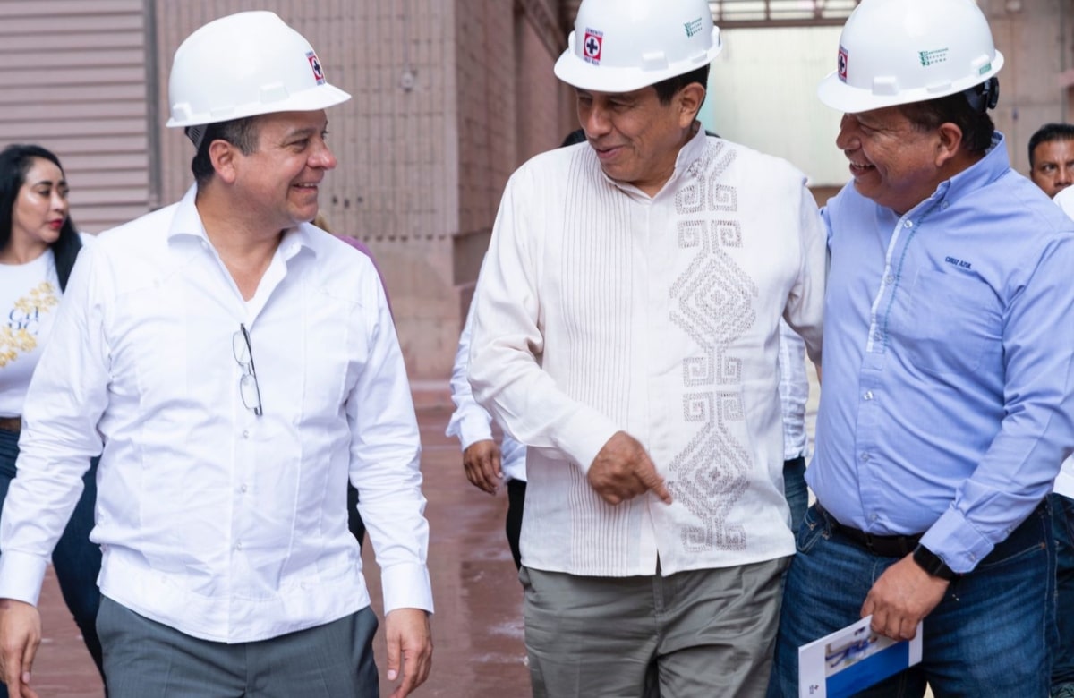 Recibe Cooperativa La Cruz Azul al Gobernador electo de Oaxaca, Salomón Jara Cruz, en sus instalaciones en Lagunas