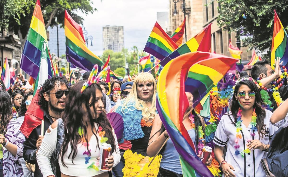 Así se vio la Marcha por el Orgullo LGBT+ en la CDMX, en fotos y videos