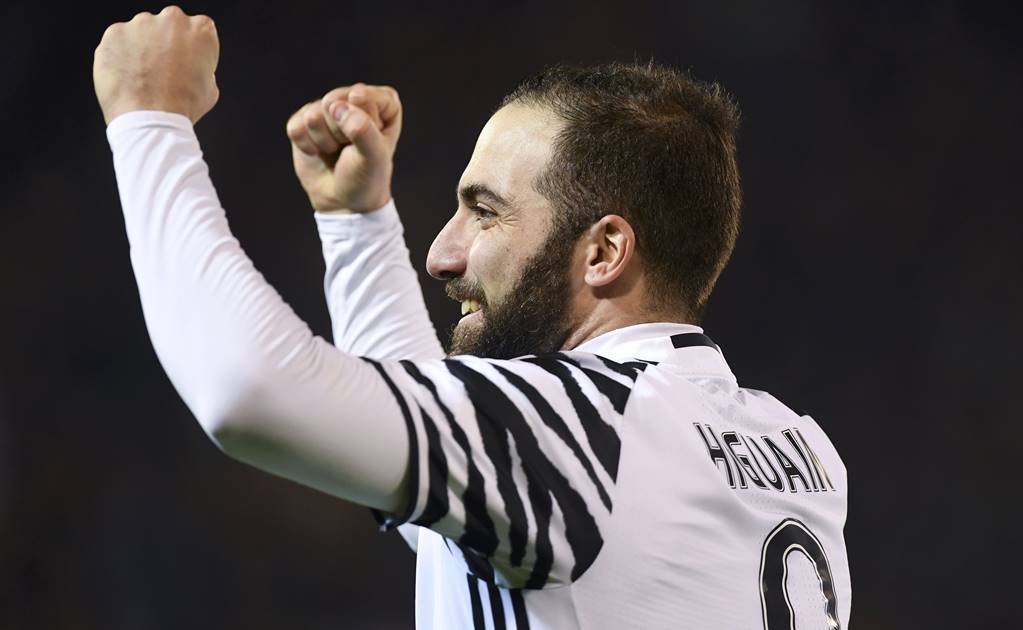 Juventus gana y sigue más líder que nunca en Italia