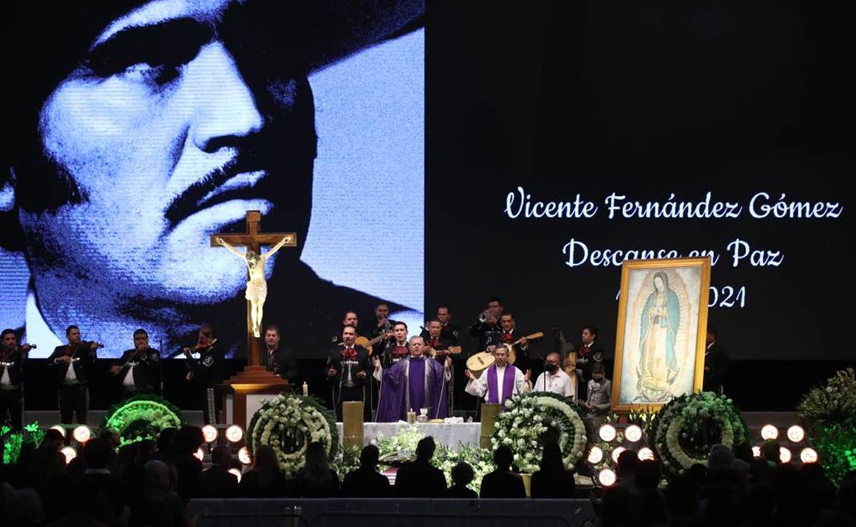 Se va Vicente Fernández, se queda el Rey