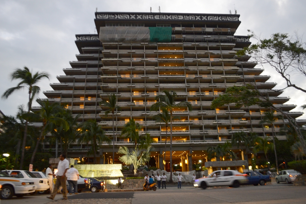 Huracán “Otis”: ¿Quién es el dueño del Hotel Princess Acapulco?