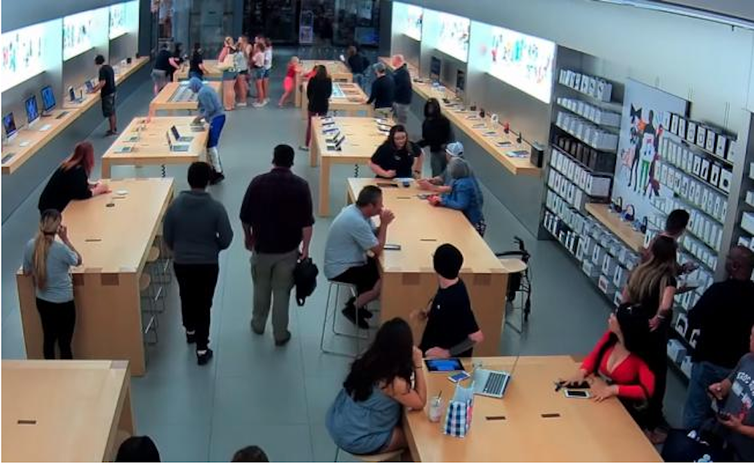 Ladrones roban más de 27 mil dólares en una Apple Store en 30 segundos