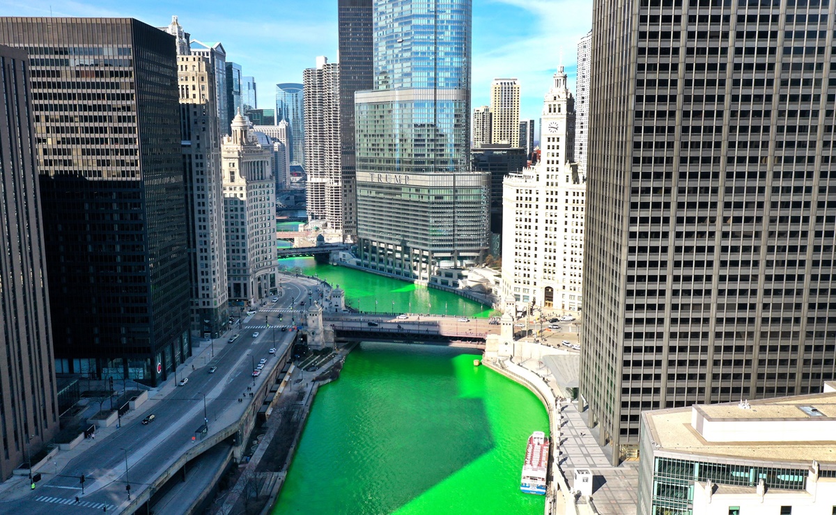 Fotos: Pintan de verde el Río Chicago por el Día de San Patricio