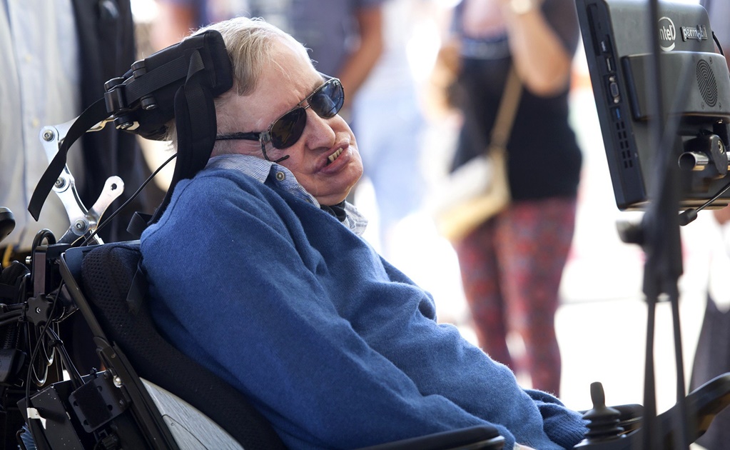 Hawking: Avaricia y polución, las mayores amenazas 