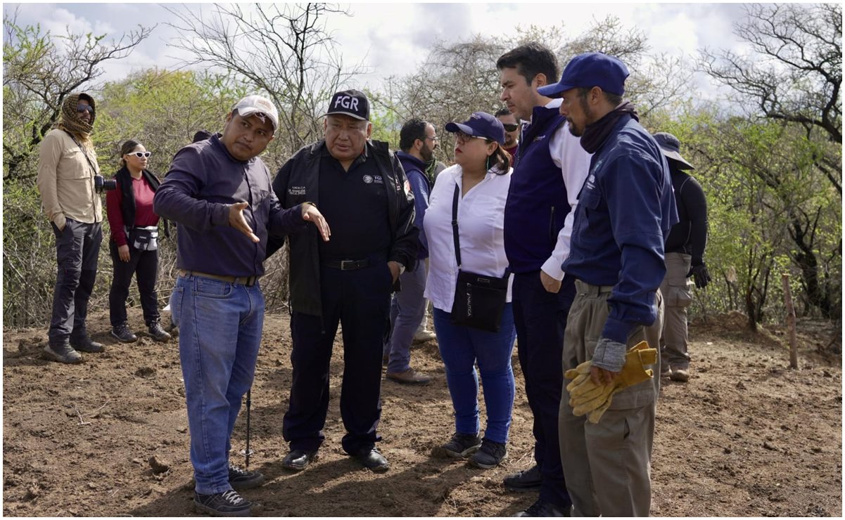 Caso Ayotzinapa: Subsecretario de Segob comparte fotos de la búsqueda en campo de los 43 normalistas