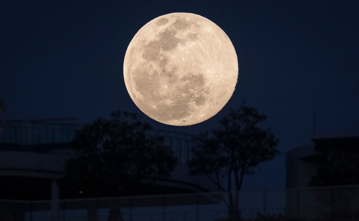 La Luna de Nieve ya se acerca, ¿cuándo ver la "microluna" de febrero? 