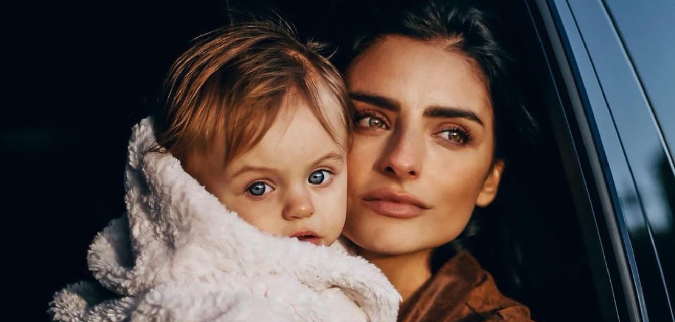 Aislinn Derbez revela qué fue lo más difícil de su regreso a La casa de las flores 