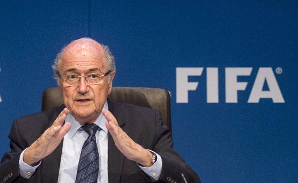 Joseph Blatter evalúa seguir en la FIFA