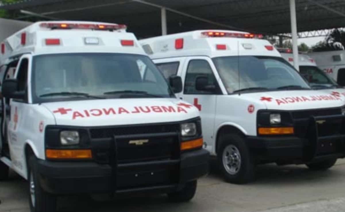 Morena busca regular ambulancias "patito" en CDMX