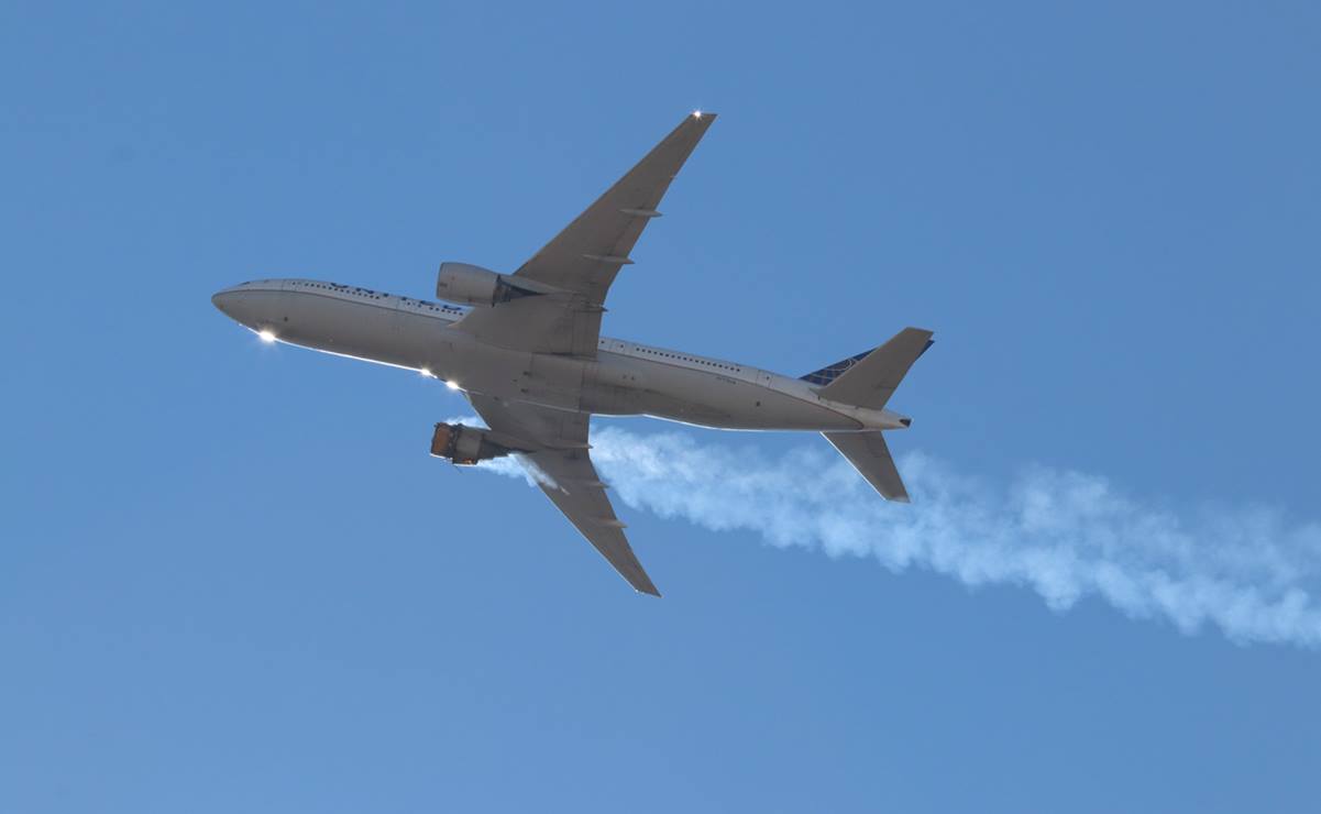 Reino Unido prohibe tránsito aéreo a Boeing 777 tras falla de motor en Denver