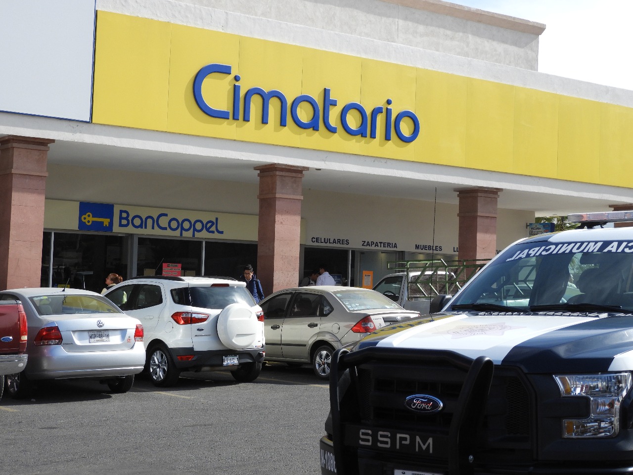 Reportan robo en la tienda Coppel Cimatario