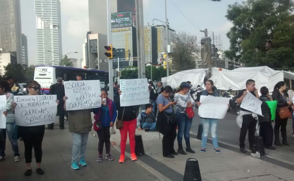 Bloquean damnificados de la Guerrero Paseo de la Reforma